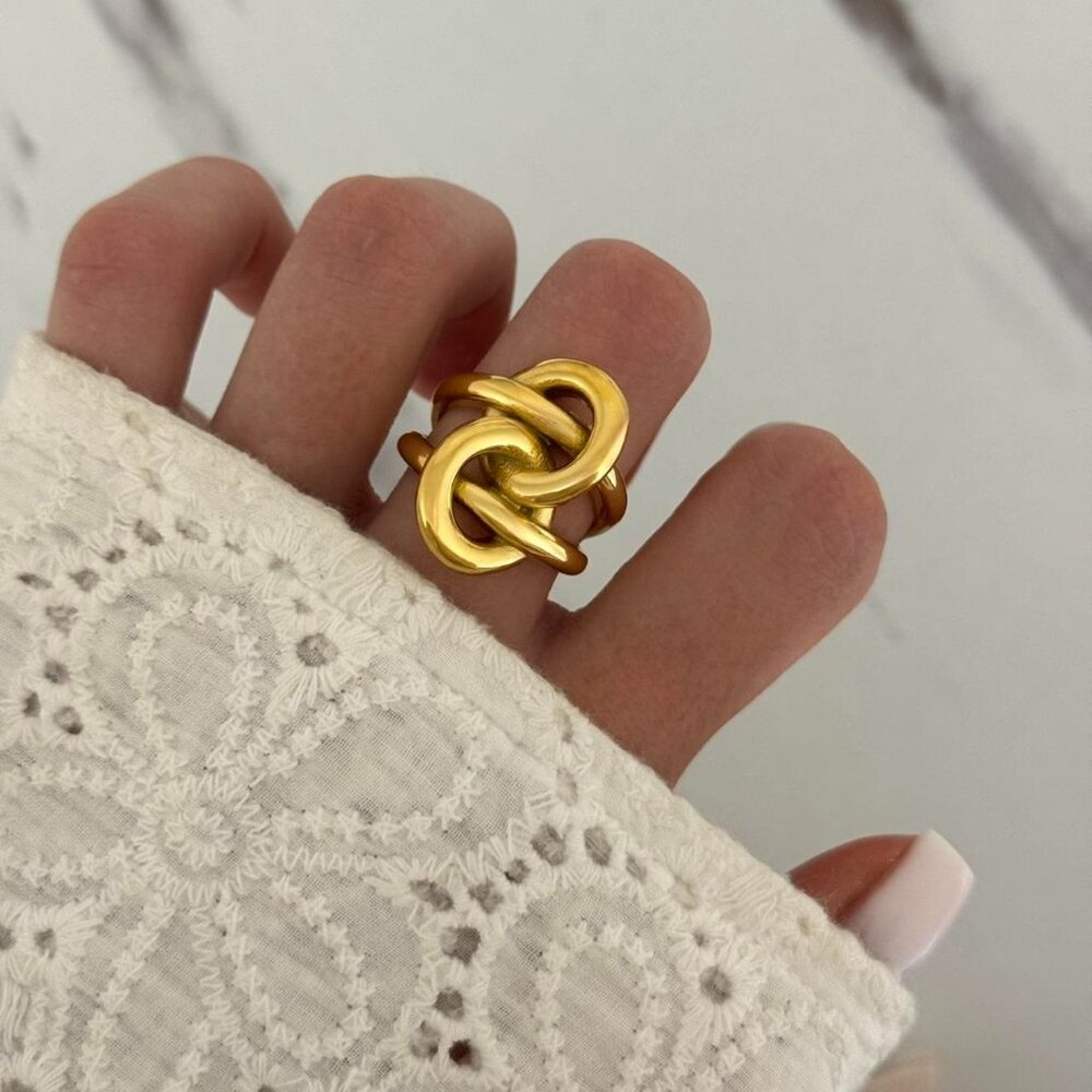 Sku0299 Retro Gold Knot Women Fashion Ring Stainless steel + gift bag‎